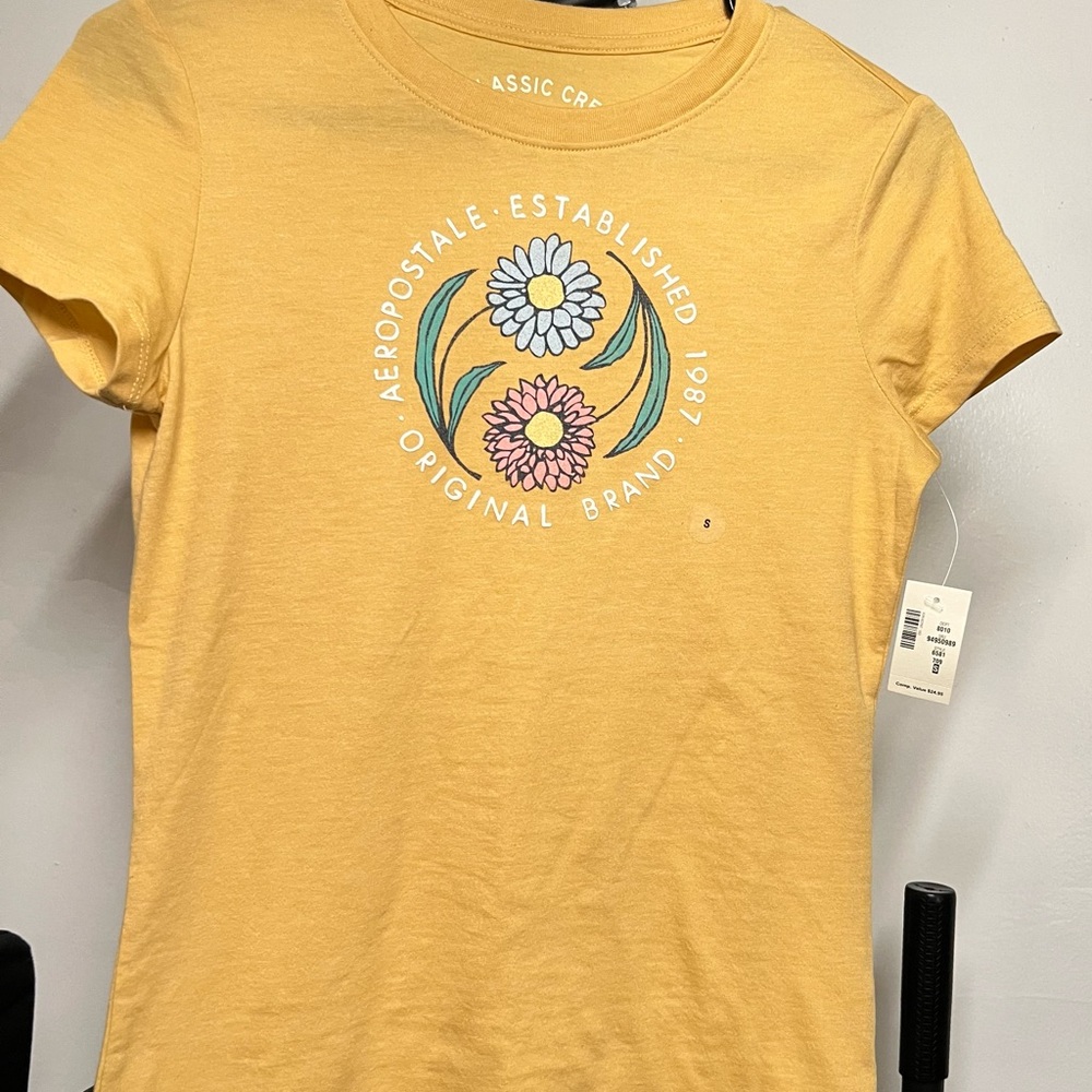 Aeropostale Yellow Fitted Short Sleeve Crew Neck T-Shirt